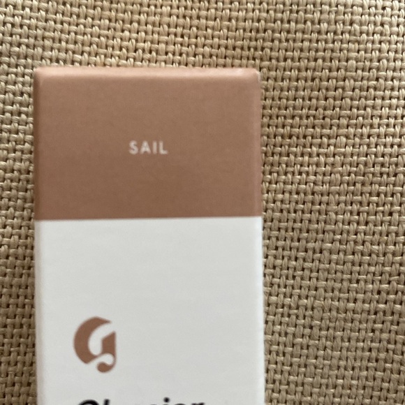 Glossier cloud paint bronzer in Sail - Picture 2 of 2